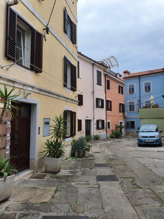 North To South Apartments Izola Esterno foto